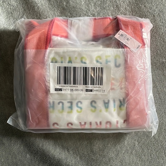 Victoria’s Secret tote bag NWT - Picture 3 of 4